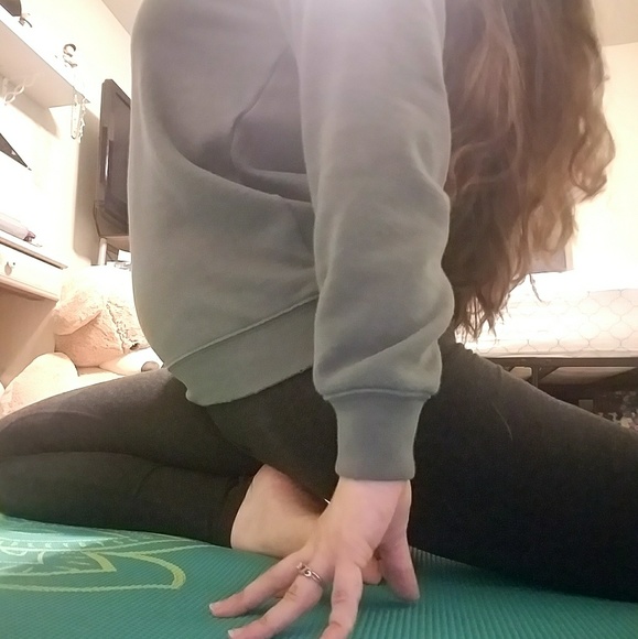 Meet your Posher, Aly - Picture 3 of 3